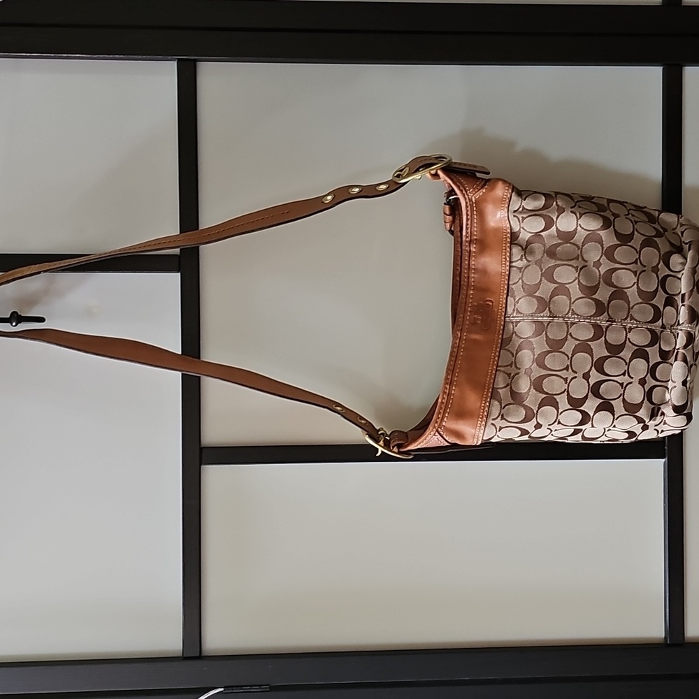 AUTHENTIC VINTAGE COACH SIGNATURE C SHOULDER BUCKET BAG